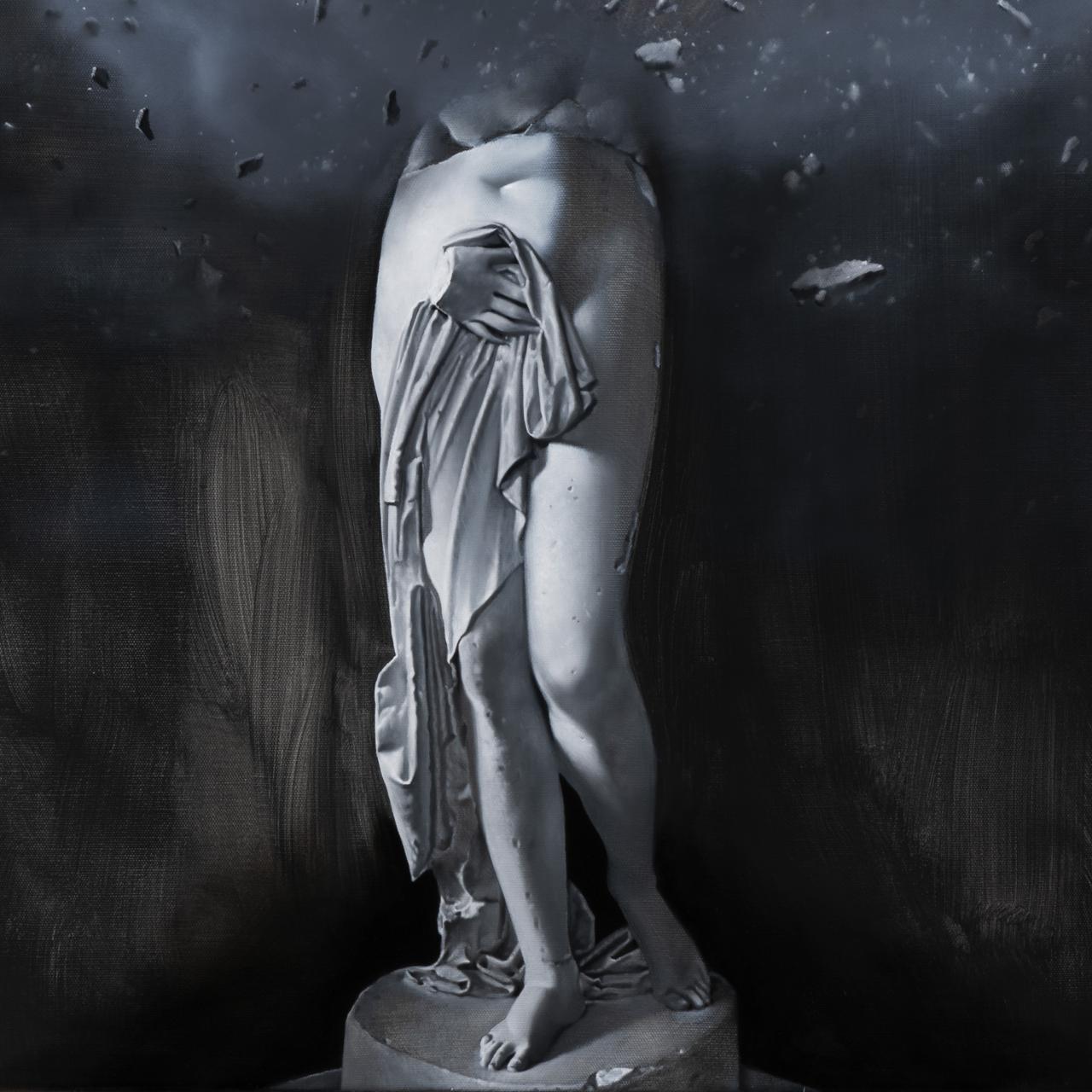 granade hits a classicistic sculpture, detail
